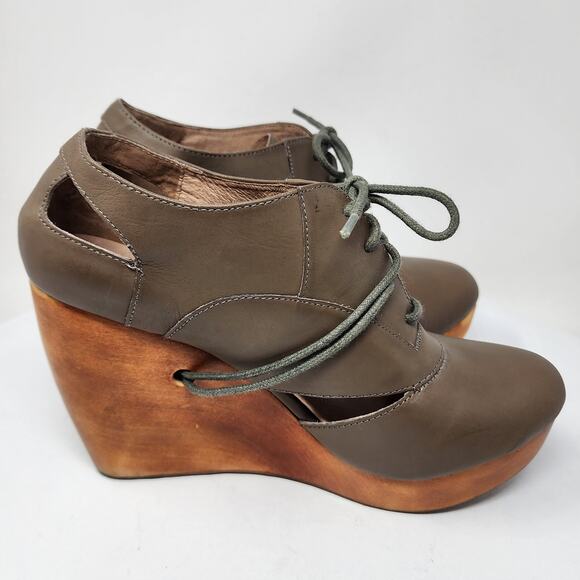 Fiel Bainbridge Wood Wedge Bootie Women 8.5 Taupe Leather Lace-up Cut-outs - Picture 9 of 12